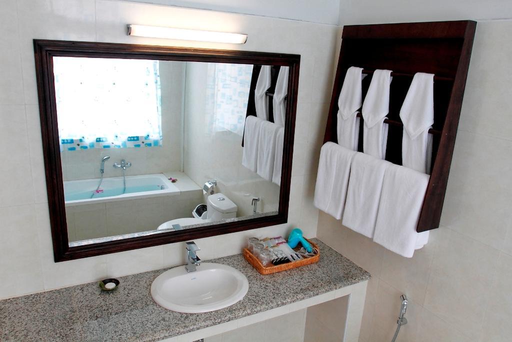 Inle Lotus Hotel Nyaung Shwe Zimmer foto
